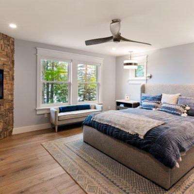 Main bedroom with lake view